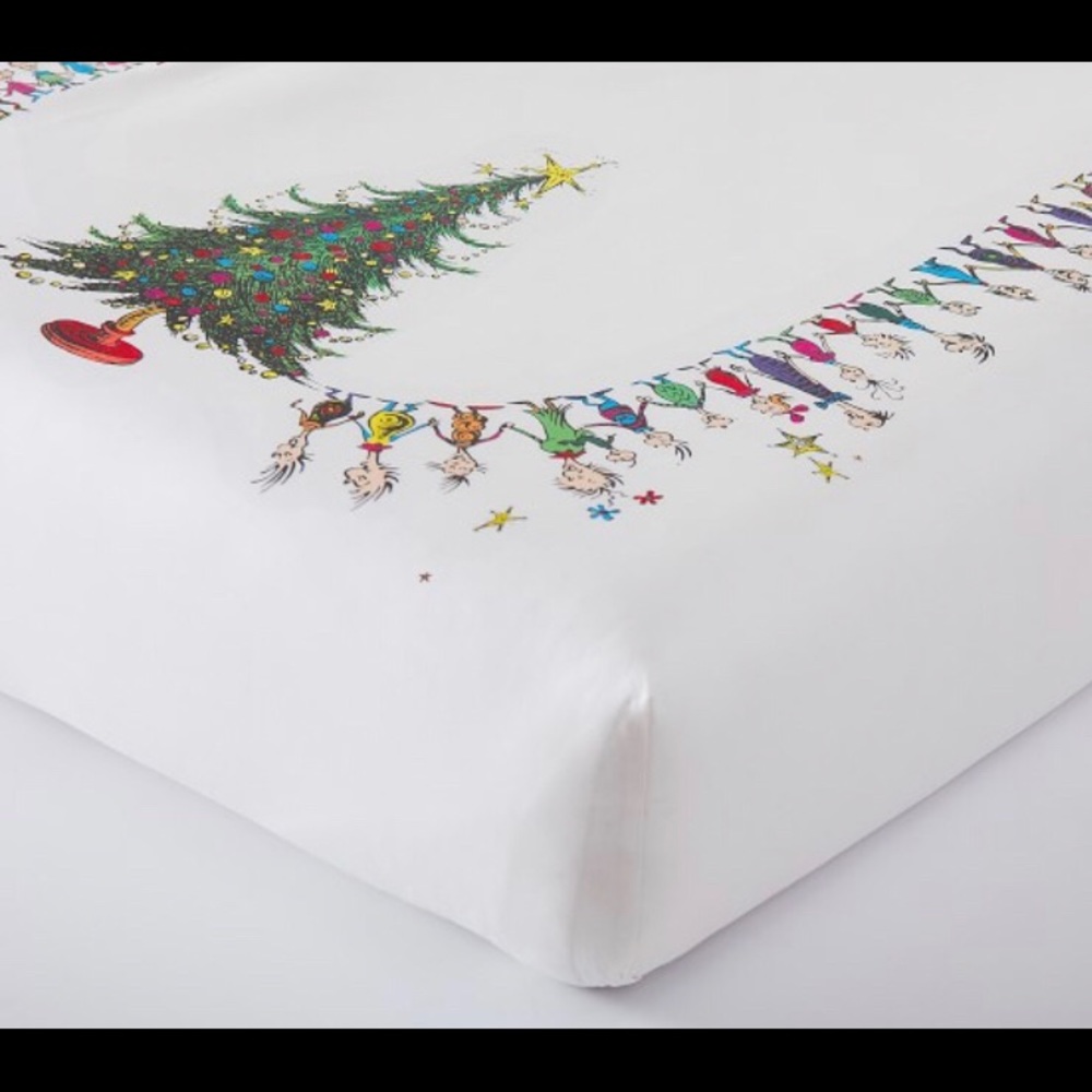 NWT Pottery Barn Kids “The Grinch” crib sheet